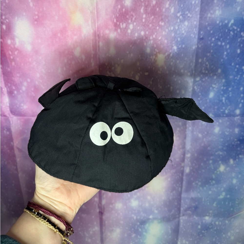Vintage 1985 Hallmark bat hat for kids 🛍